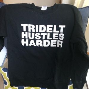 Tridelt hustles harder crewneck